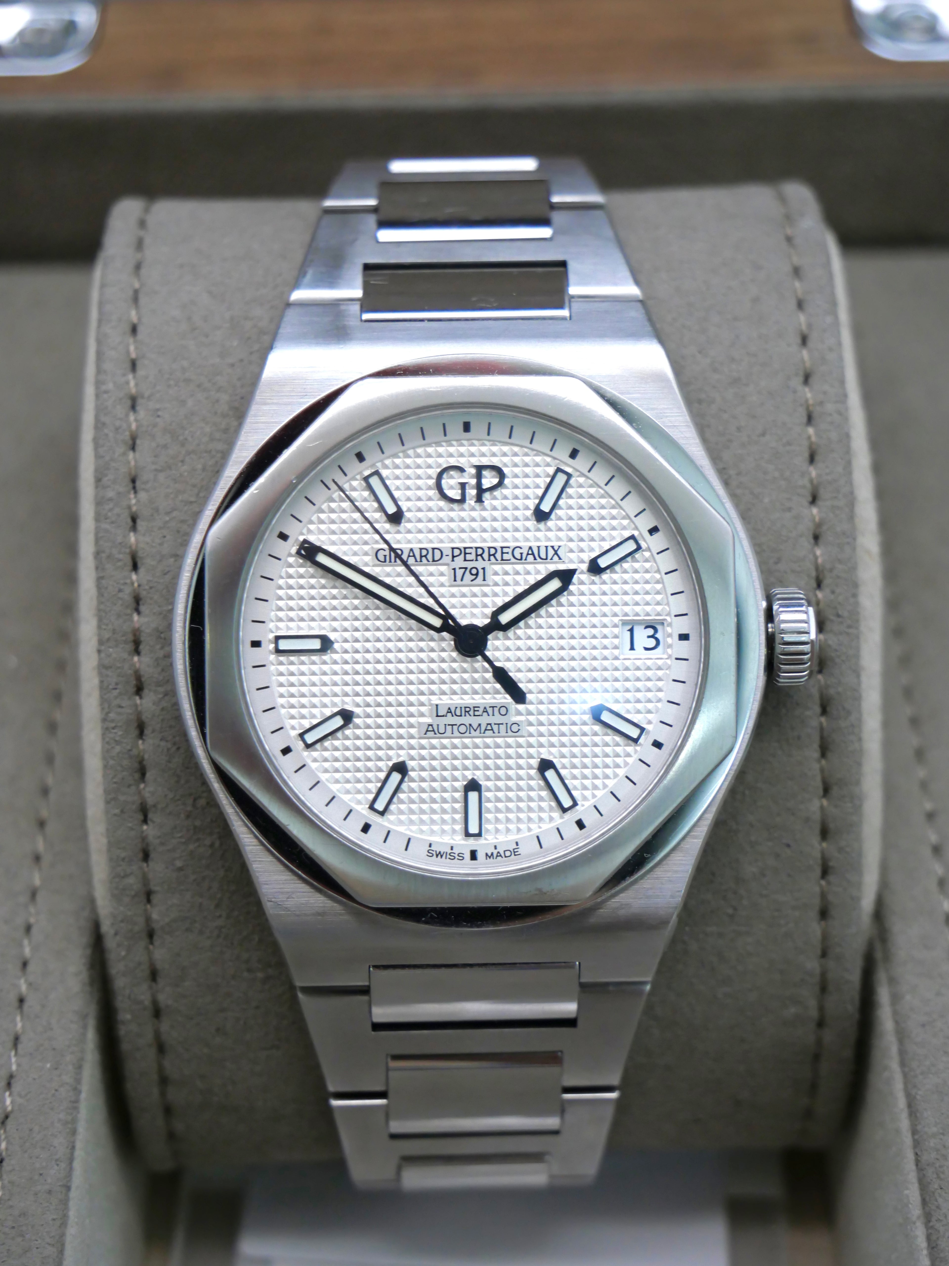 Gerard-Perregaux Laureato