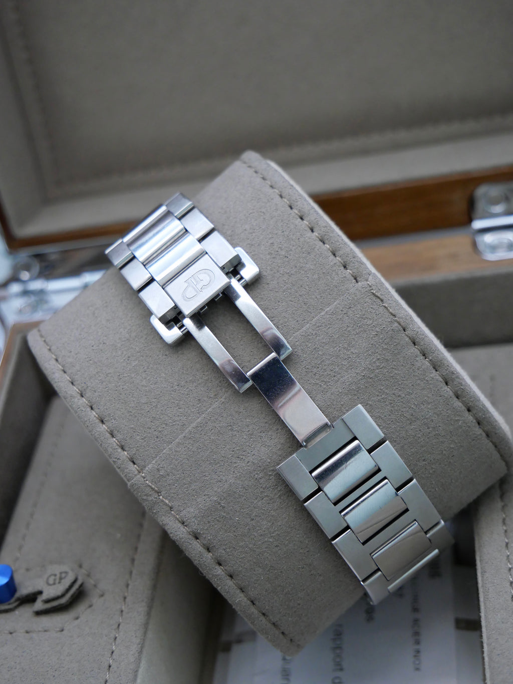 Gerard-Perregaux Laureato