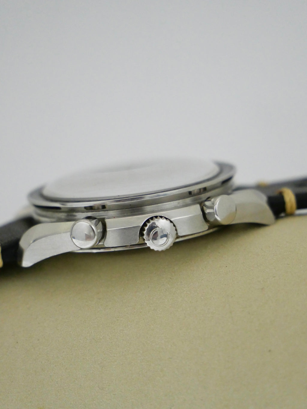 Omega Speedmaster Racing