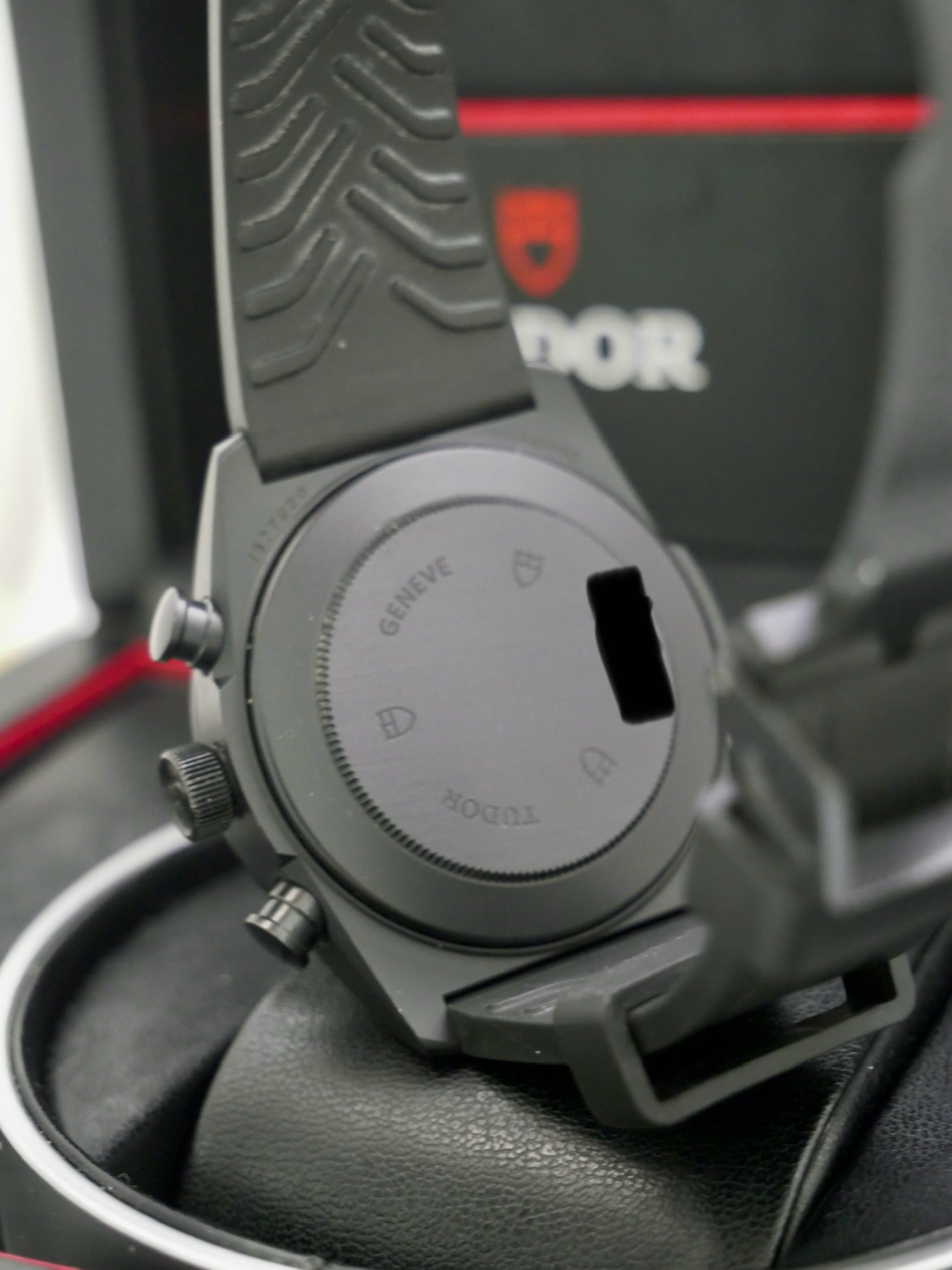 Tudor Fastrider Black Shield