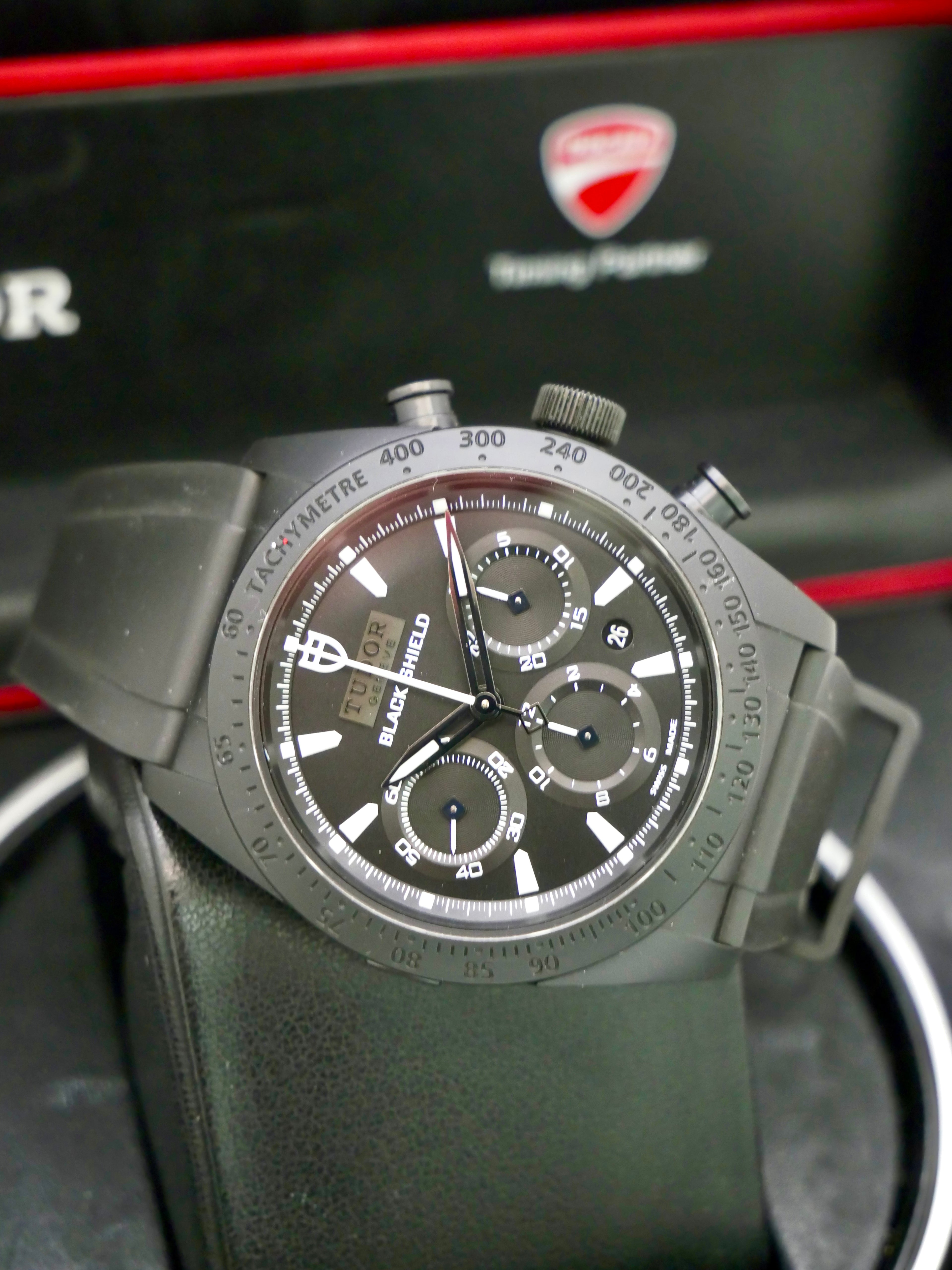 Tudor Fastrider Black Shield