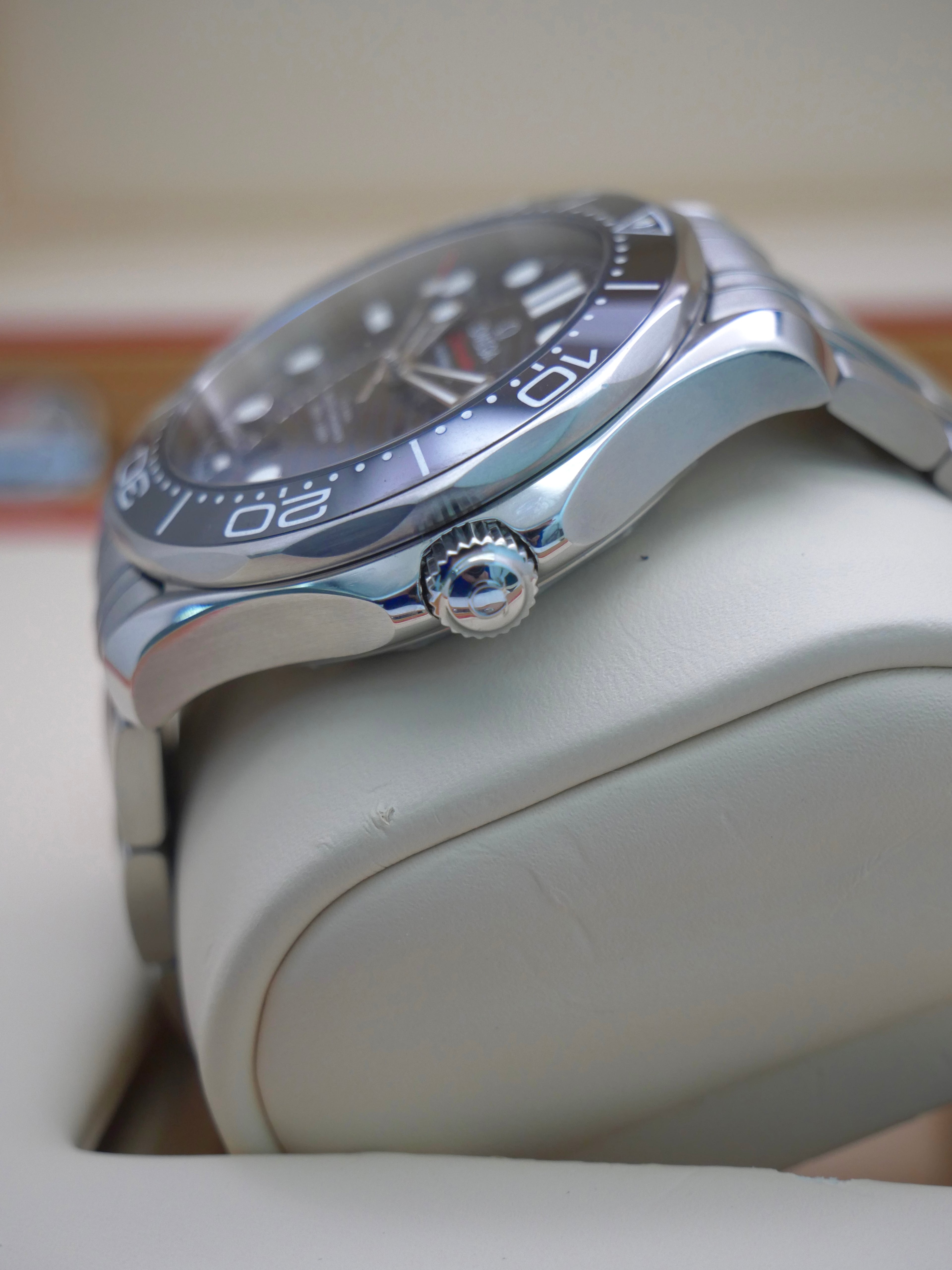 Omega Seamaster 300m