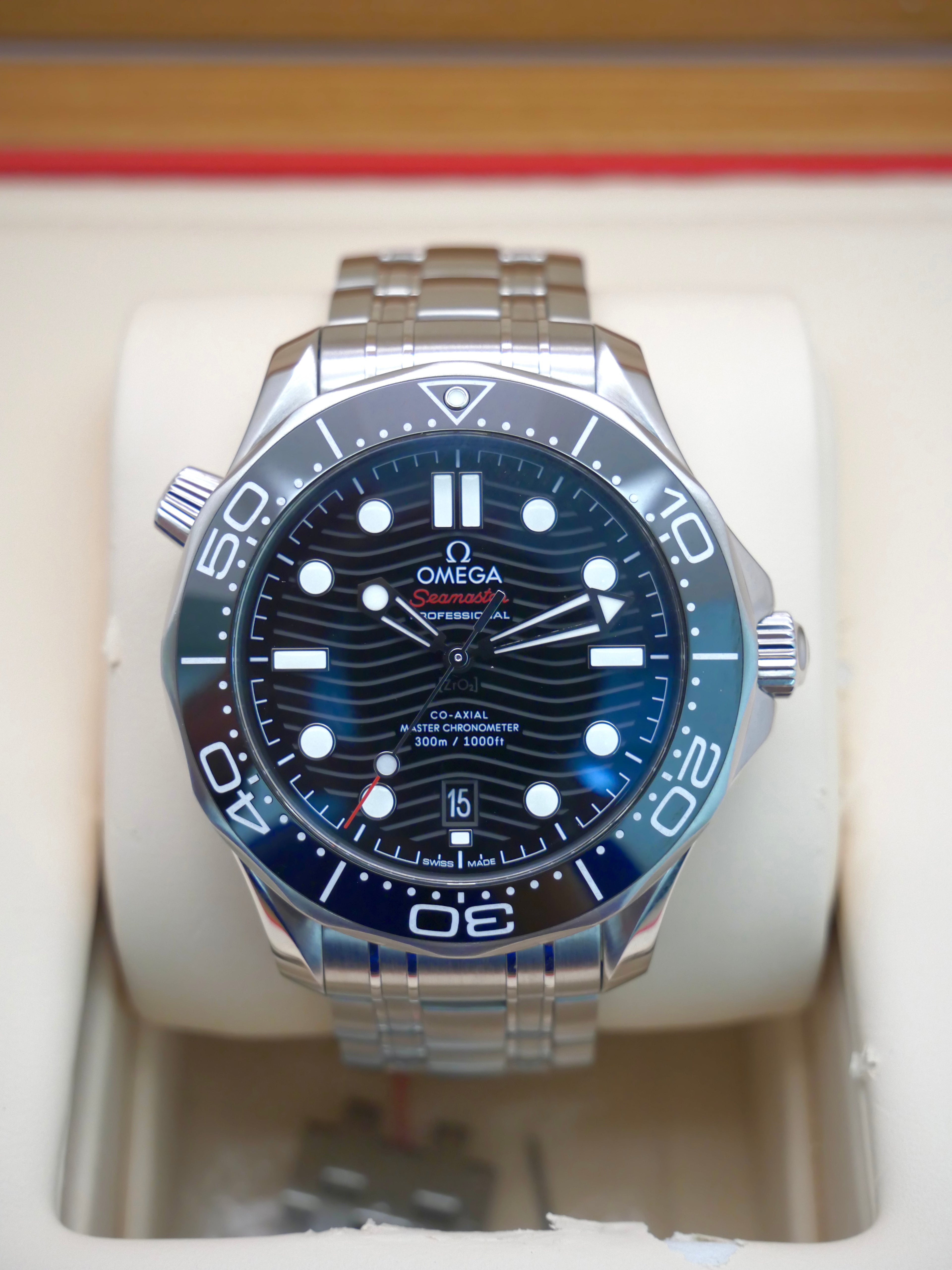 Omega Seamaster 300m