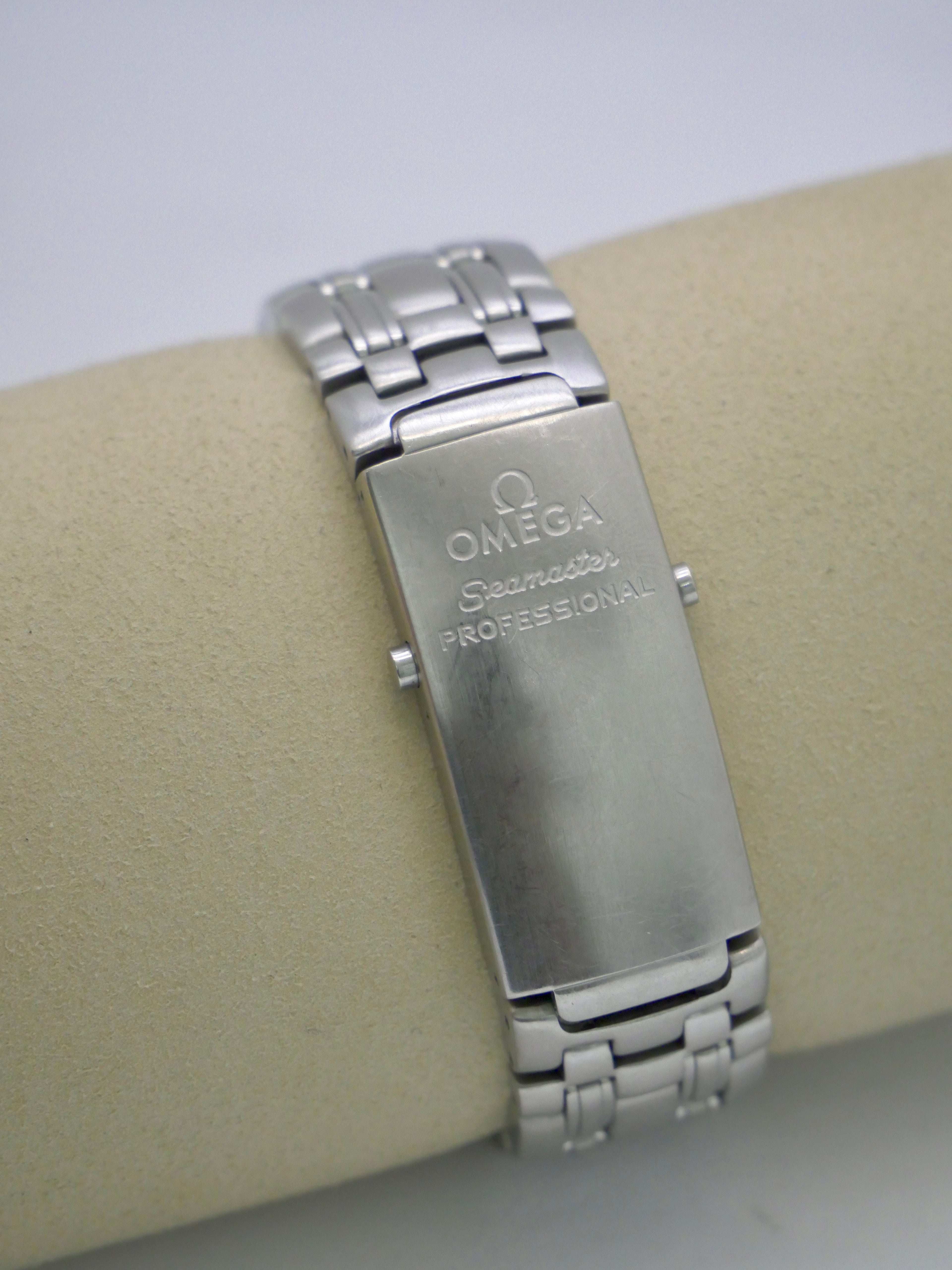 Omega Seamaster 300m
