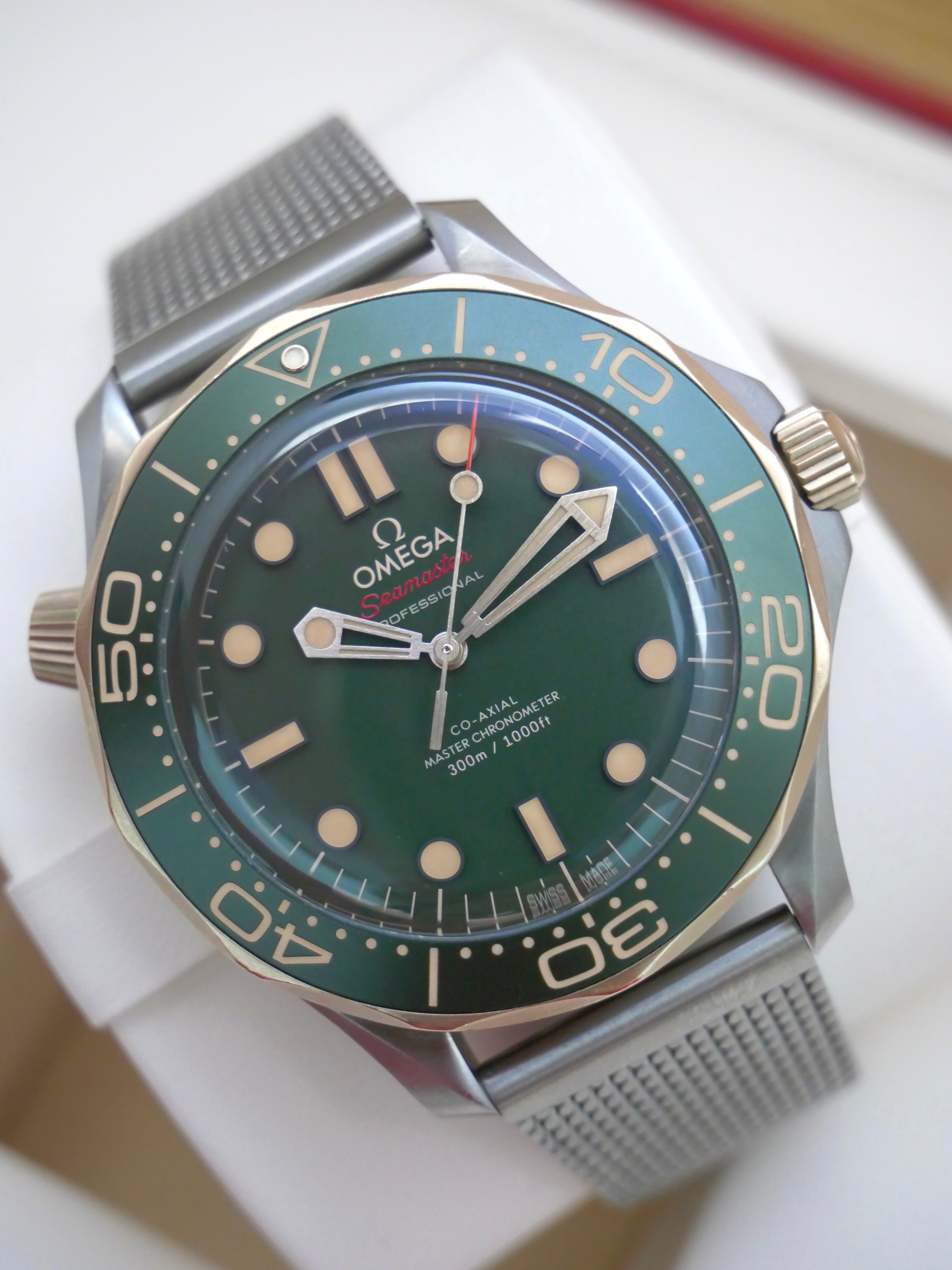 Omega Seamaster 300m