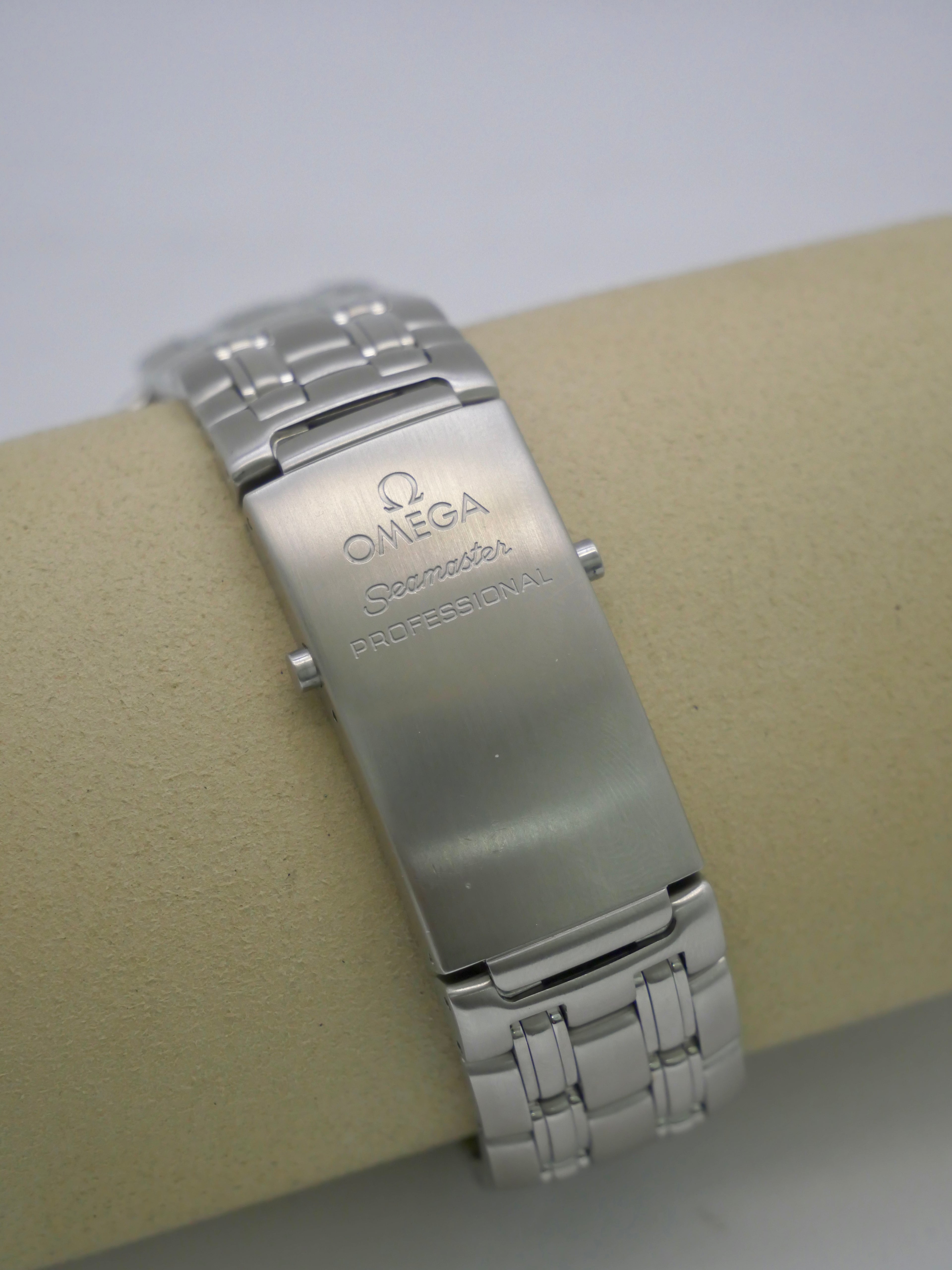 Omega Seamaster 300m