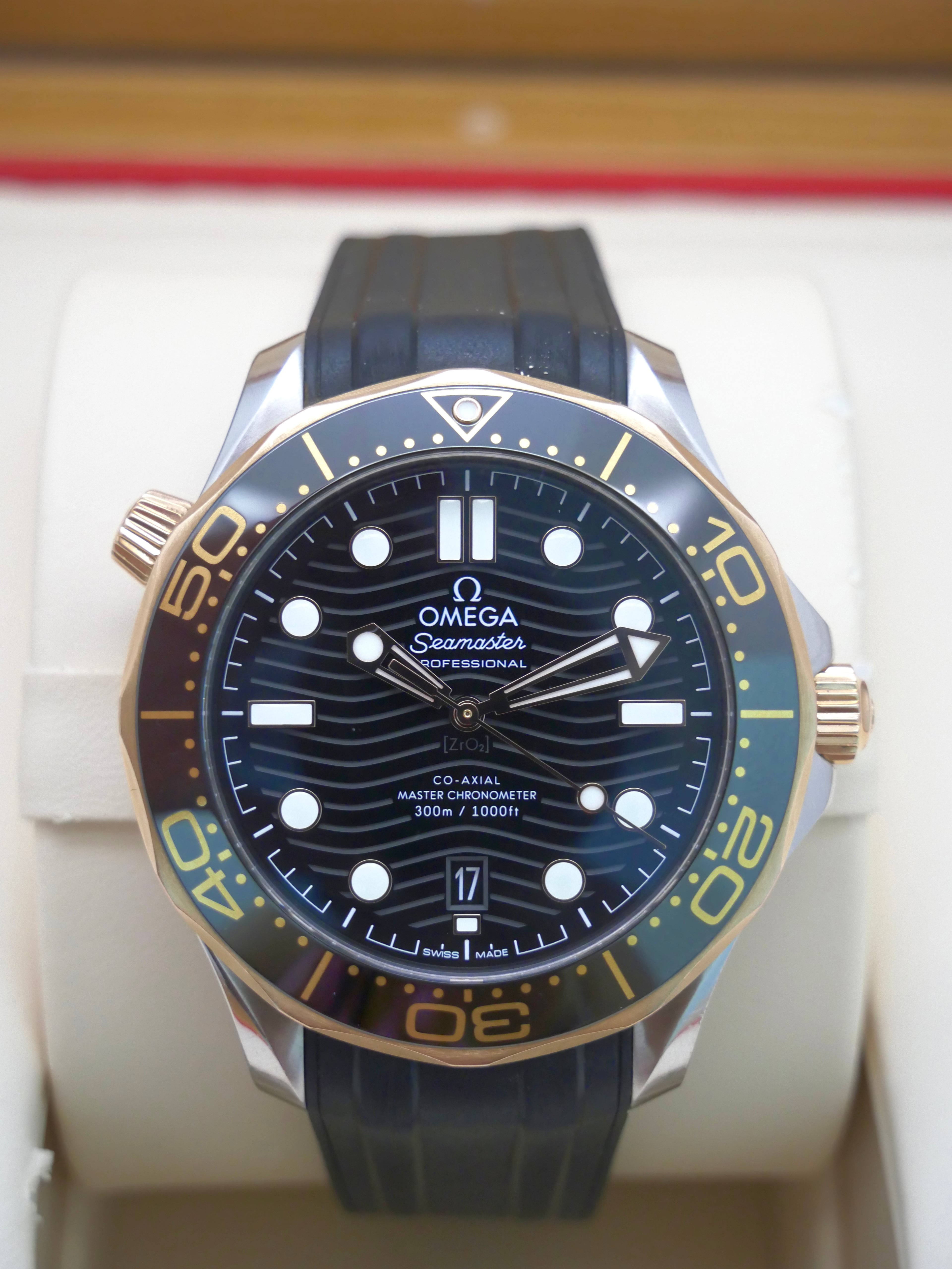 Omega Seamaster 300m
