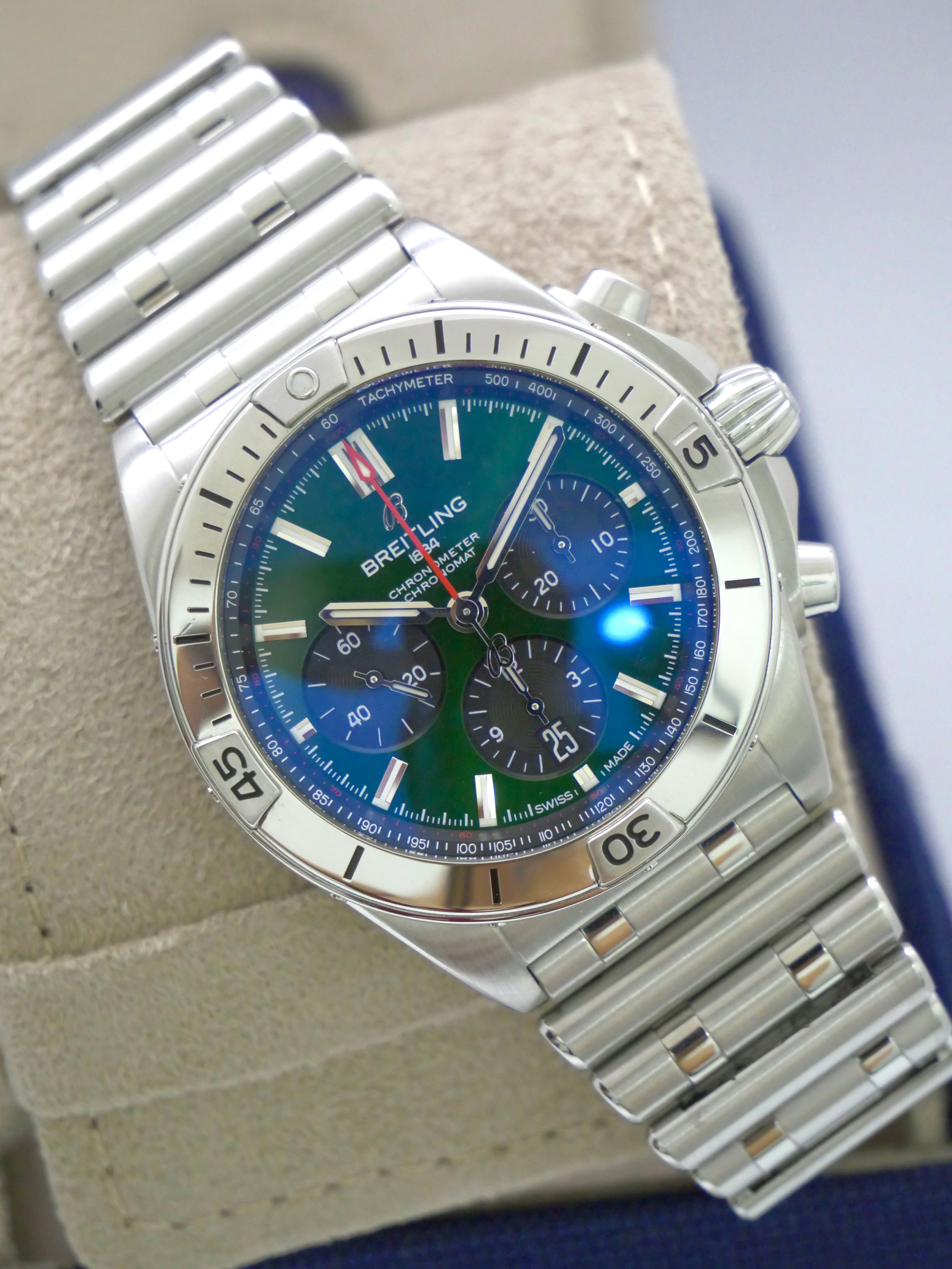 Breitling B01