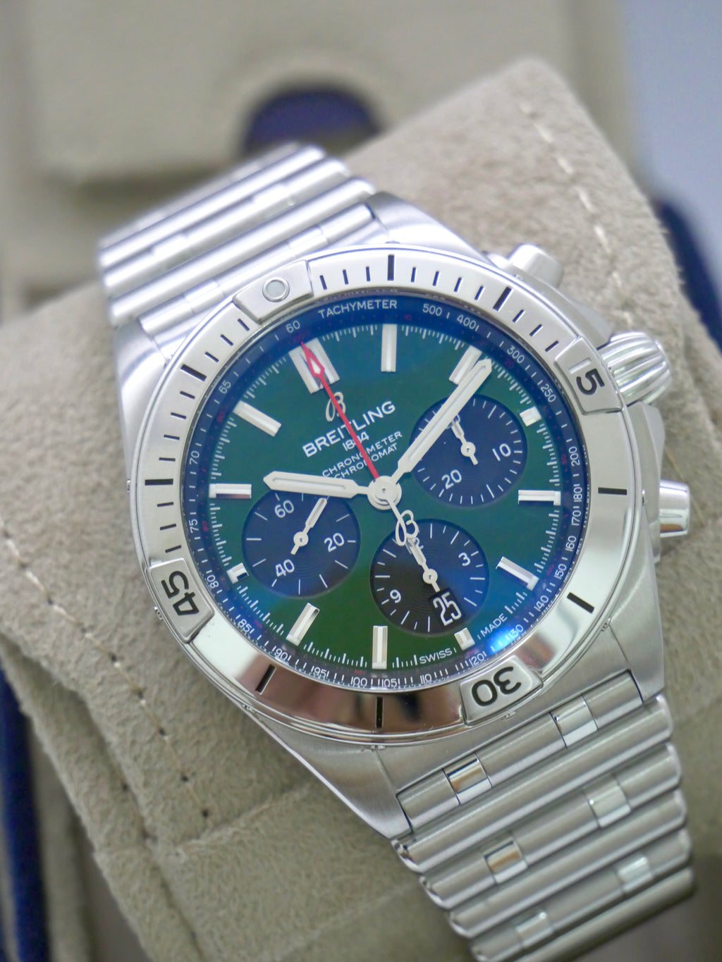 Breitling B01