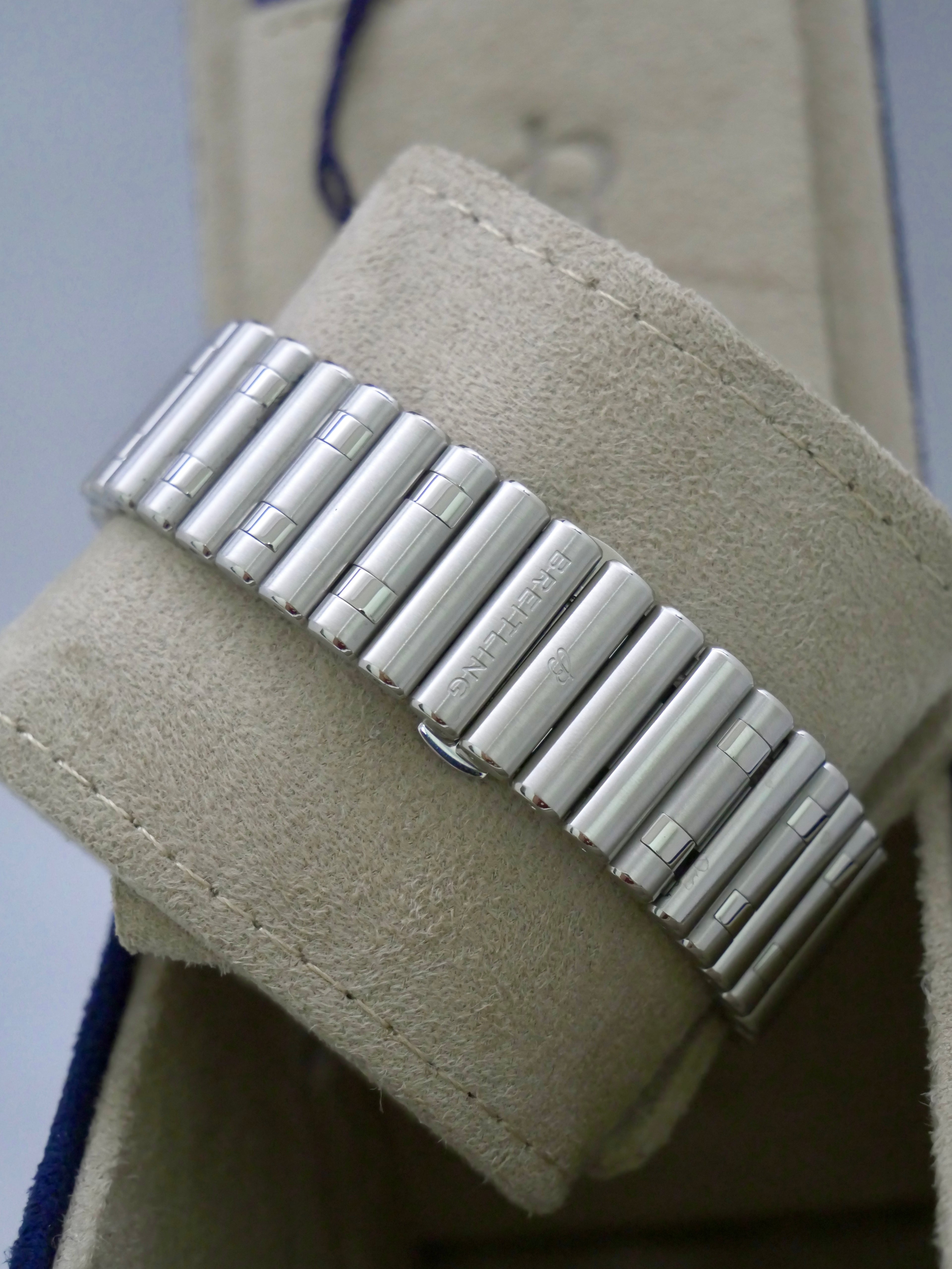 Breitling B01