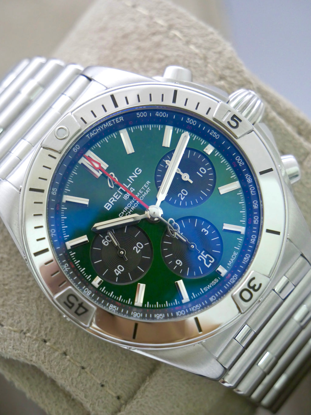 Breitling B01