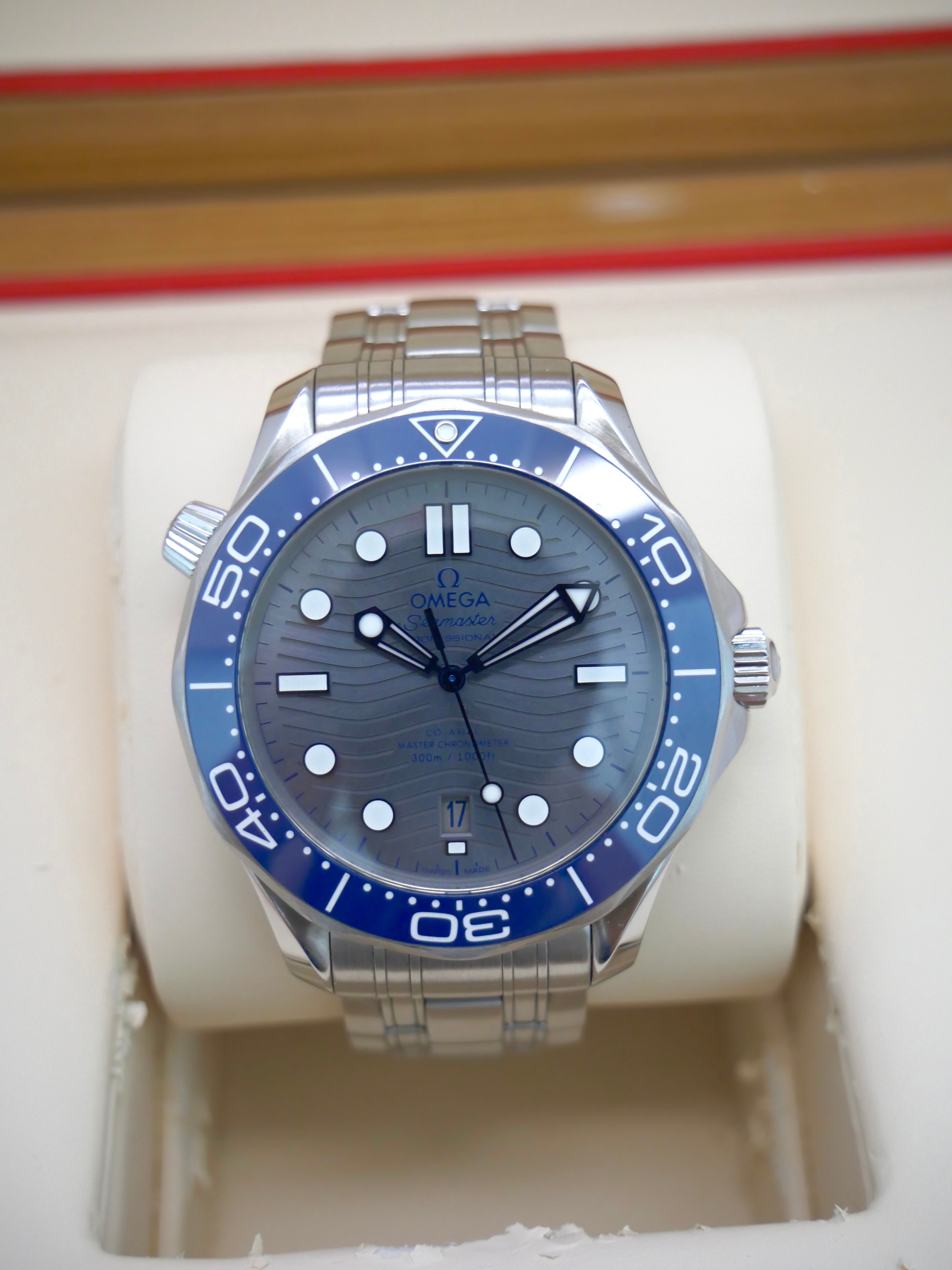 Omega Seamaster 300m