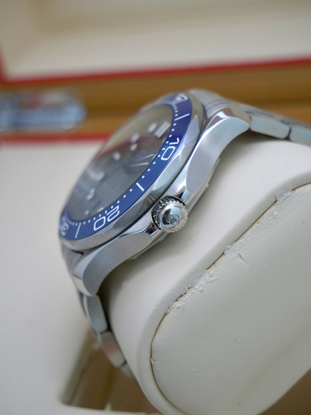 Omega Seamaster 300m